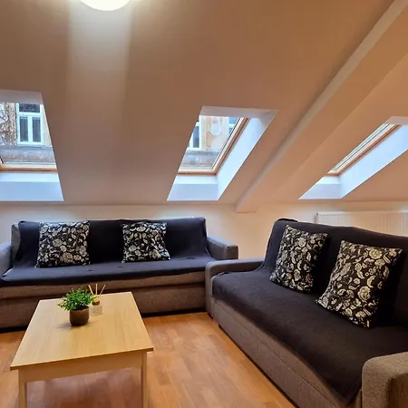 Center - Zamecek Hybesova Apartment Brno